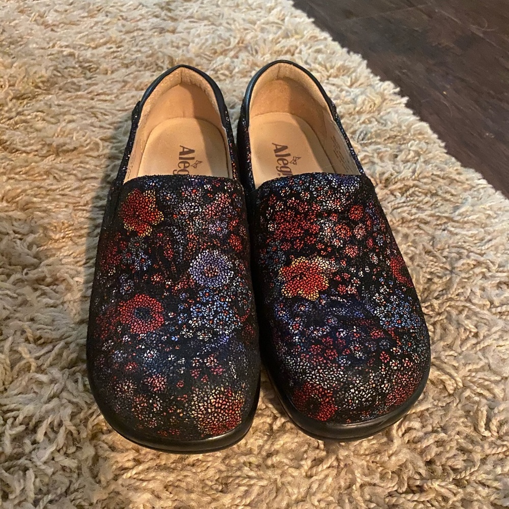 Algeria nursing shoes